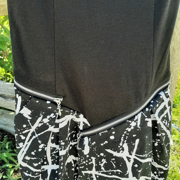 Adorable 80s style zipper dress - Picture 3 of 7